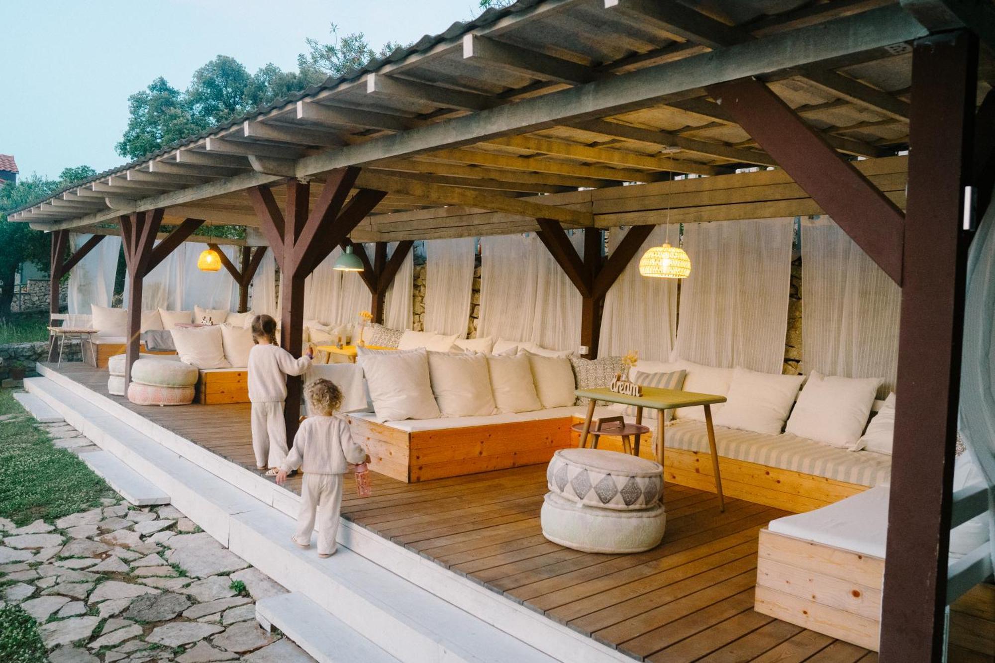 Eco Aparthotel The Dreamers'S Club Lumbarda Zewnętrze zdjęcie